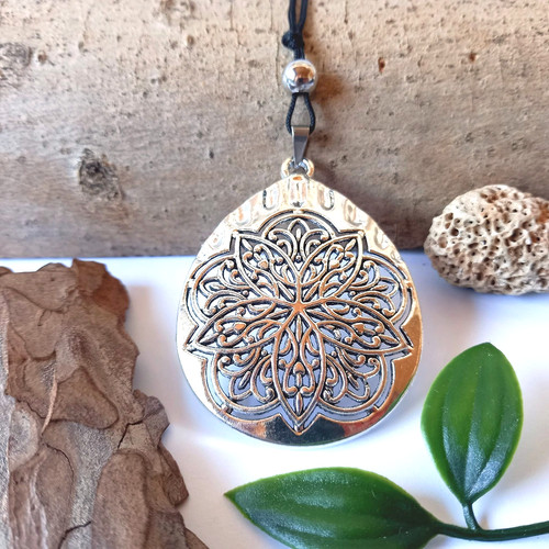 Kette mit großem mandala - kette,
